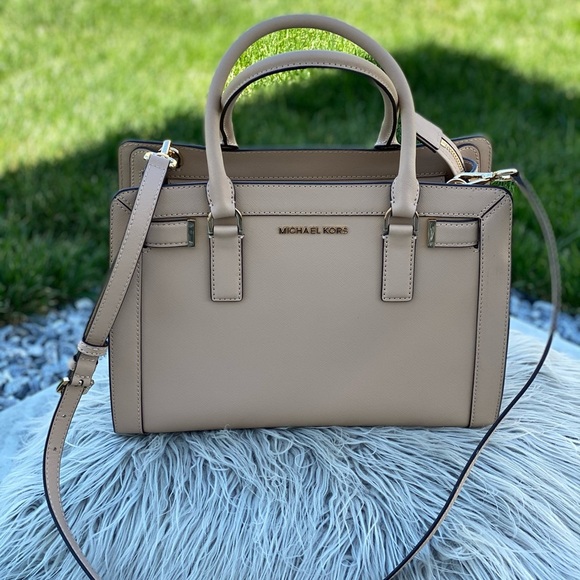 Michael Kors Handbags - NWT Michael Kors Bag